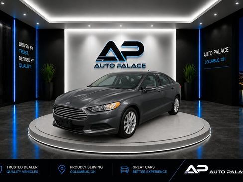 Used 2019 Ford Fusion SE FWD image 1