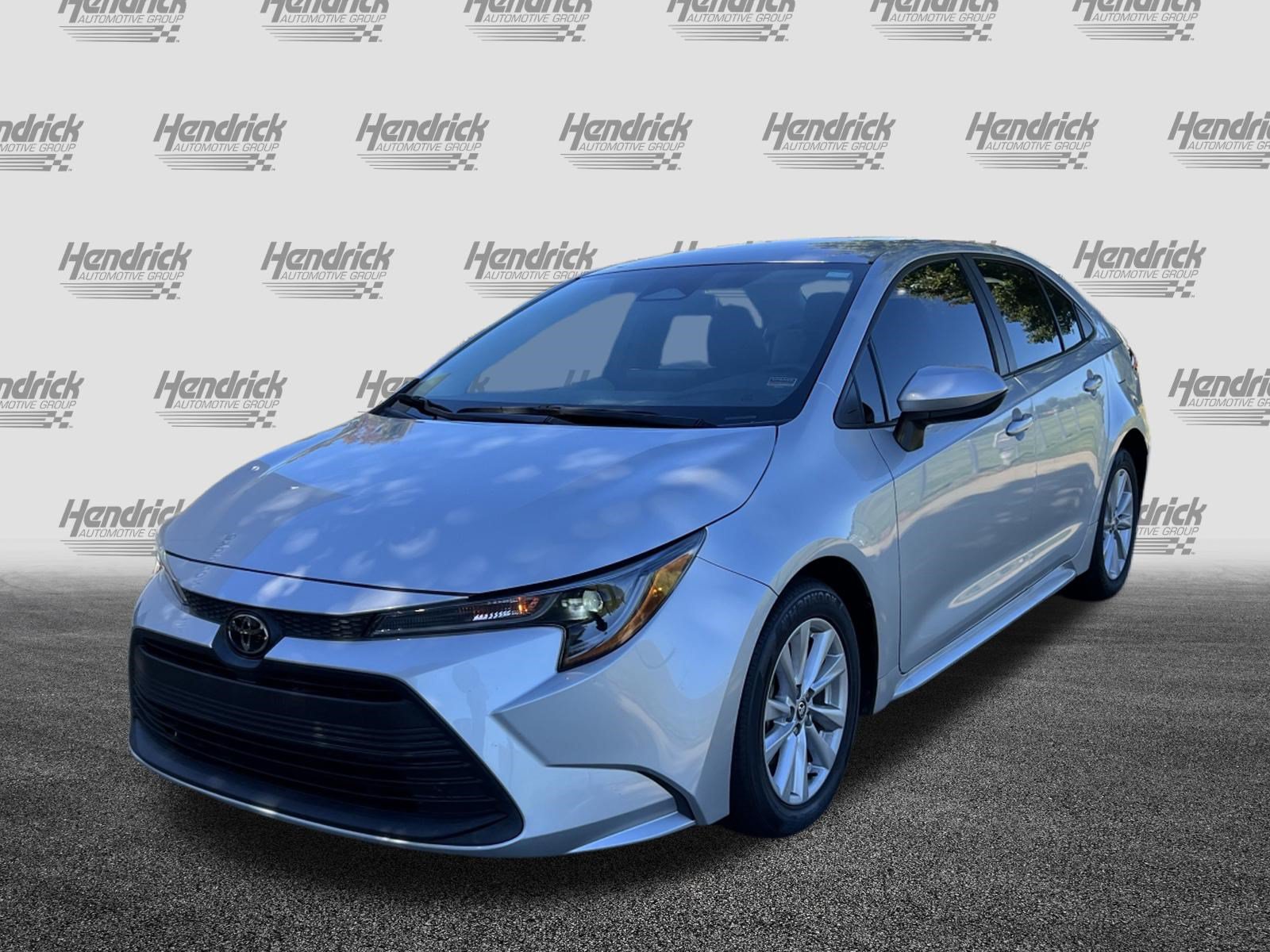 Used 2023 Toyota Corolla LE w/ LE Convenience Package FWD image 5