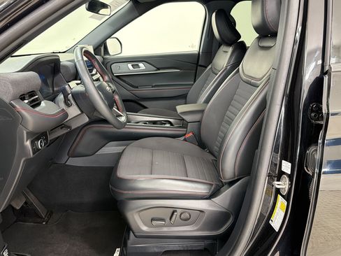 Certified 2025 Ford Explorer ST-Line w/ ST-Line Street Pack AWD/4WD image 5