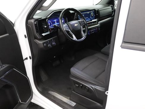 Used 2023 Chevrolet Silverado 1500 LT AWD/4WD image 18