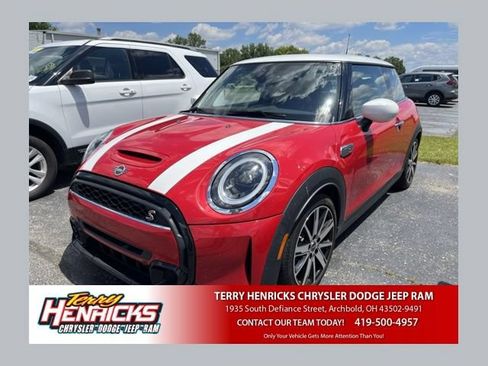 Used 2023 MINI Cooper S w/ Signature Upholstery Package FWD image 1