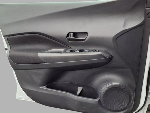 Certified 2025 Nissan Kicks Play S image 18