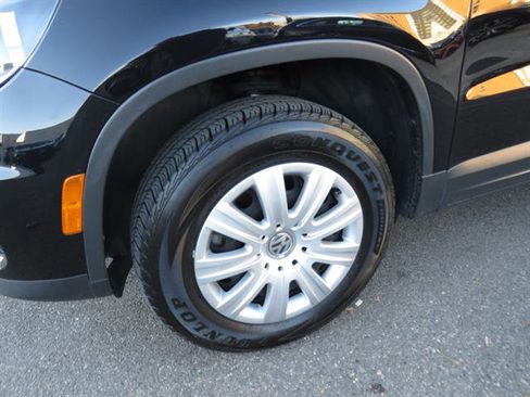 Used 2017 Volkswagen Tiguan S image 15