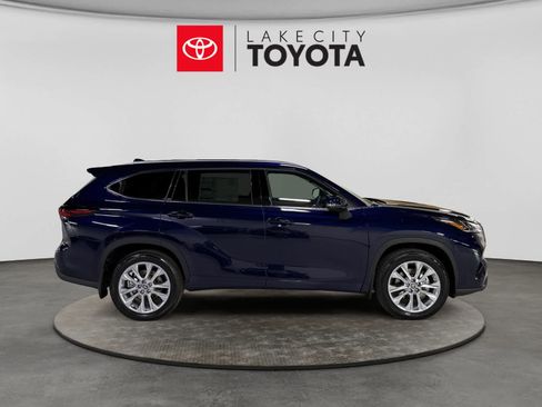 New 2026 Toyota Highlander Limited AWD/4WD image 7