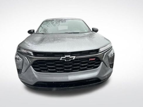 Certified 2024 Chevrolet Trax RS w/ Driver Confidence Package image 8