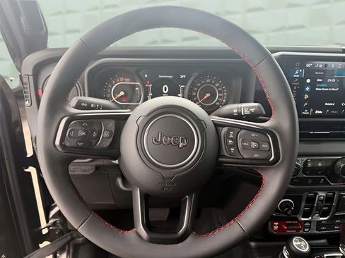 Certified 2024 Jeep Gladiator Rubicon image 18