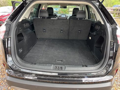 Used 2024 Ford Edge SEL image 13