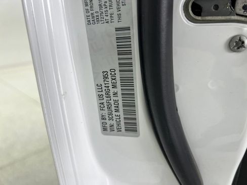 Used 2024 RAM 2500 Laramie AWD/4WD image 31