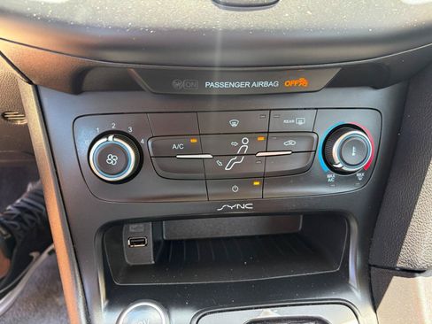 Used 2016 Ford Focus SE FWD image 18