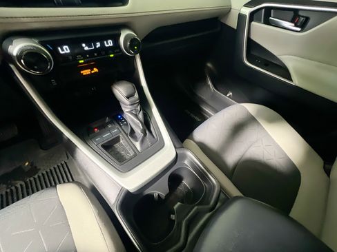 Used 2019 Toyota RAV4 XLE image 26