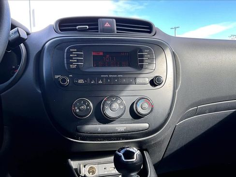 Used 2016 Kia Soul image 33