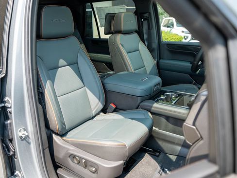 New 2026 GMC Yukon AT4 w/ AT4 Premium Plus Package AWD/4WD image 9