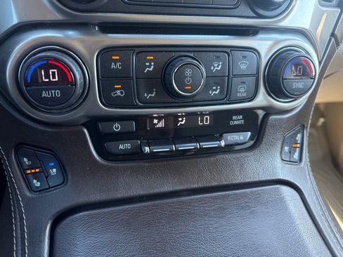 Used 2018 Chevrolet Suburban Premier AWD/4WD image 35