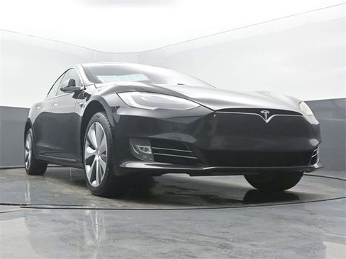Used 2020 Tesla Model S Long Range Plus image 53