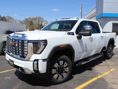 Used 2025 GMC Sierra 3500 Denali AWD/4WD image 1