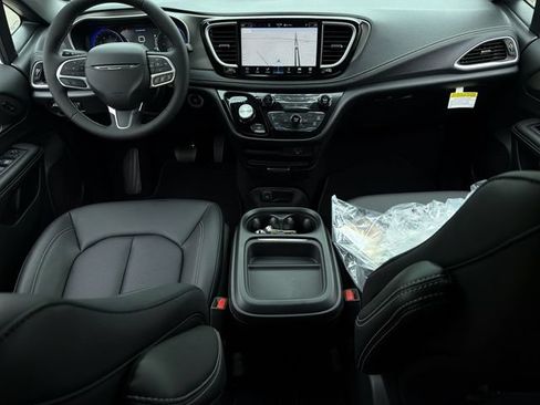 New 2027 Chrysler Pacifica Select FWD image 15