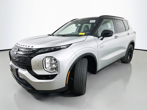 Used 2025 Mitsubishi Outlander SEL image 5