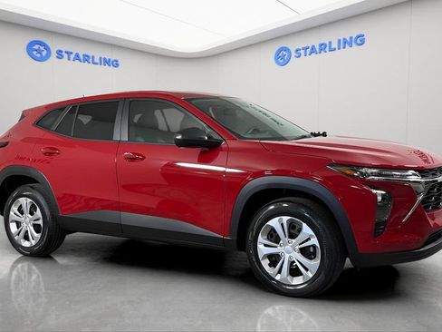 Certified 2026 Chevrolet Trax LS FWD image 12