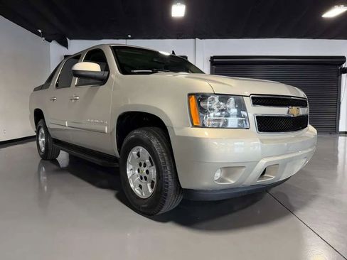Used 2007 Chevrolet Avalanche LT RWD image 3