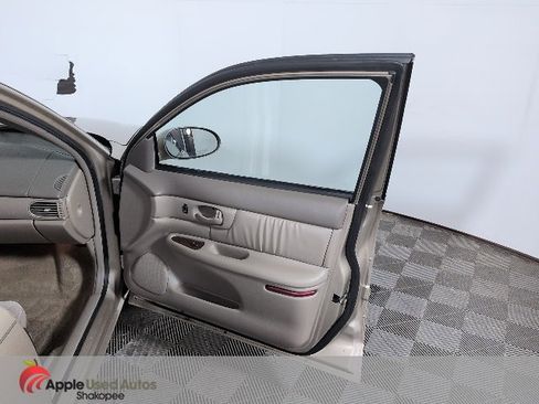 Used 2004 Buick Century Custom image 27