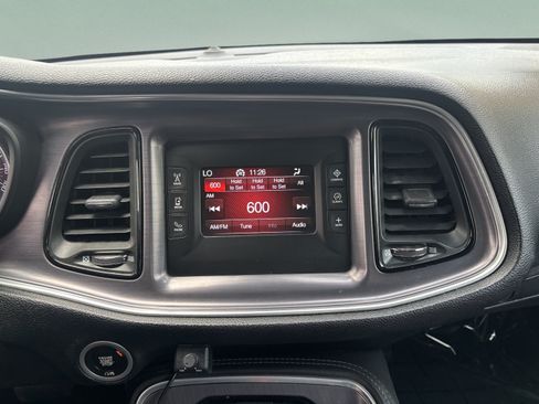 Used 2016 Dodge Challenger SXT RWD image 31
