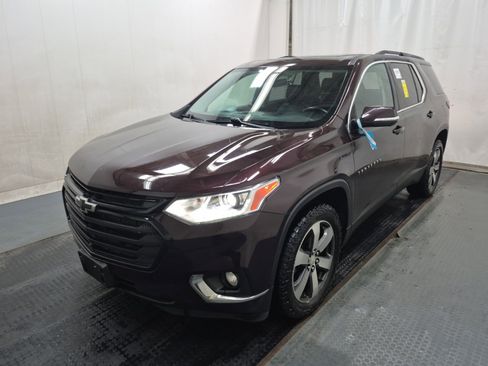 Used 2020 Chevrolet Traverse LT image 1