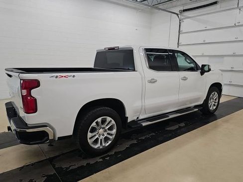 Used 2023 Chevrolet Silverado 1500 LTZ AWD/4WD image 2