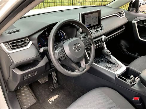 Certified 2025 Toyota RAV4 XLE image 18