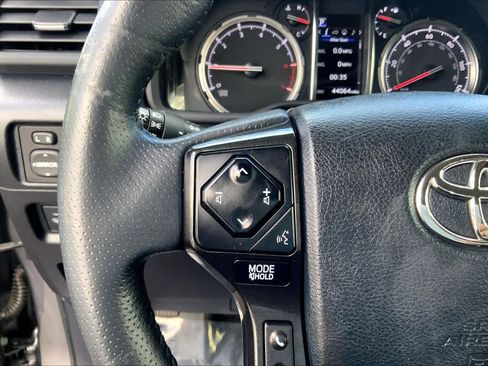 Used 2021 Toyota 4Runner TRD Off-Road Premium AWD/4WD image 43
