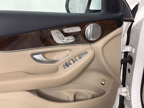 Used 2017 Mercedes-Benz GLC 300 image 13