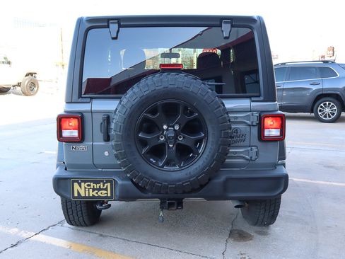 Used 2022 Jeep Wrangler Sport image 13