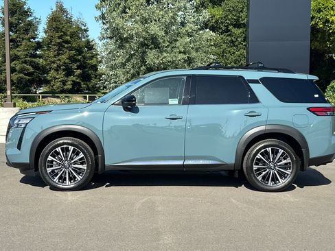 New 2026 Nissan Pathfinder Platinum AWD/4WD image 7