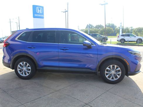 Used 2024 Honda CR-V LX image 3
