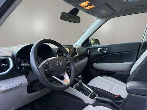 Used 2020 Hyundai Venue SEL w/ Convenience + Premium Package FWD image 10