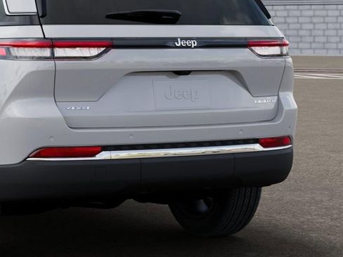New 2026 Jeep Grand Cherokee Limited w/ Luxury Tech Group II AWD/4WD image 13