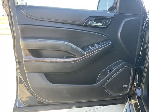 Used 2018 Chevrolet Suburban LT image 14