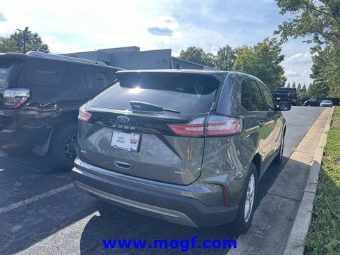 Used 2024 Ford Edge SEL AWD/4WD image 3