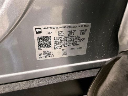 Used 2025 Chevrolet Equinox LT AWD/4WD image 35