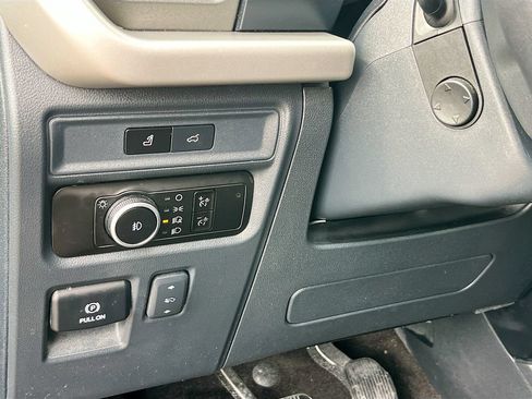 Used 2023 Ford Expedition XLT AWD/4WD image 10