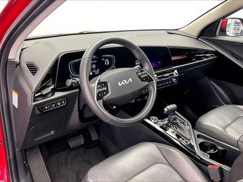 Used 2023 Kia Niro SX image 14