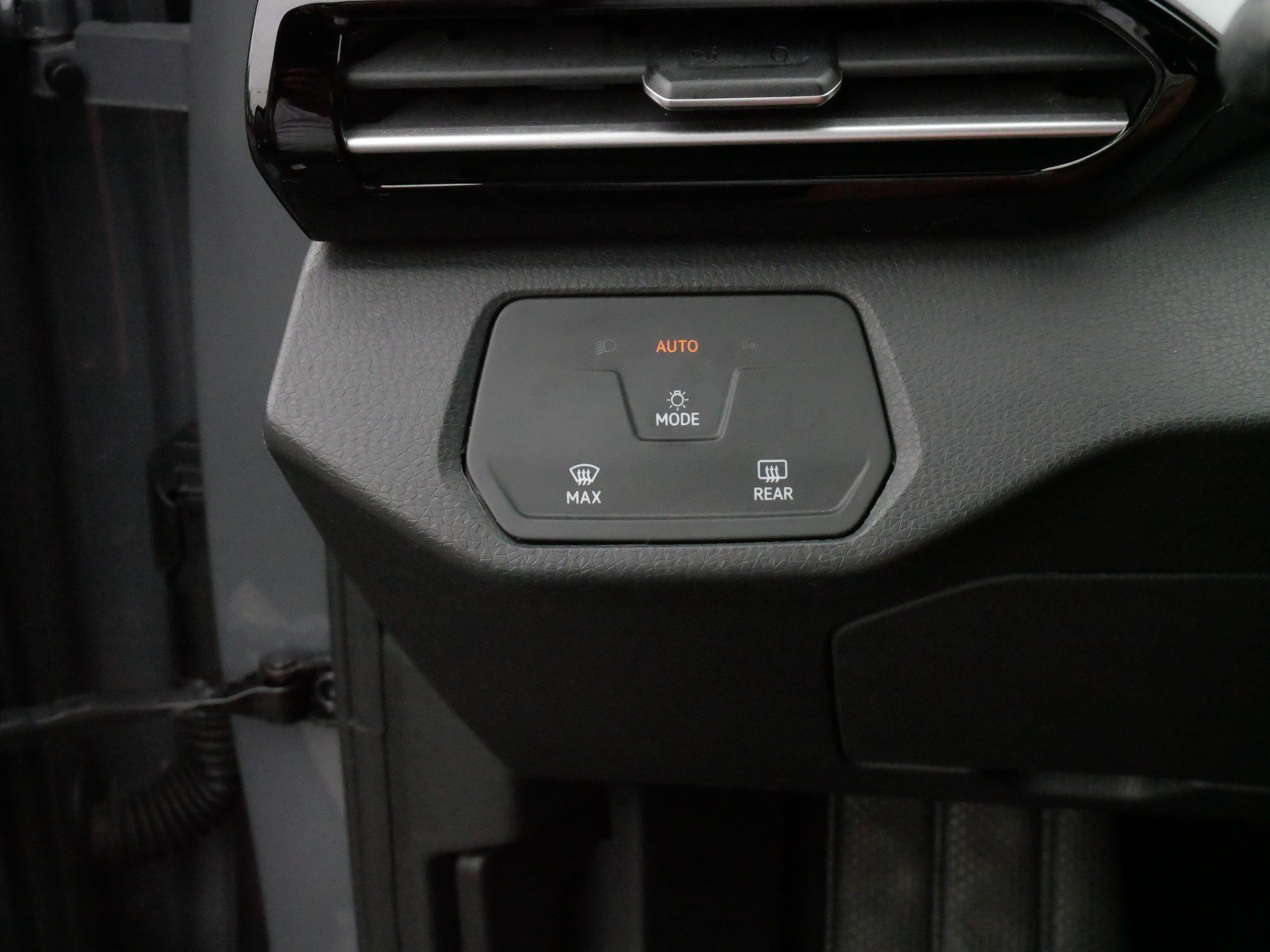 Used 2023 Volkswagen ID.4 Pro RWD image 26