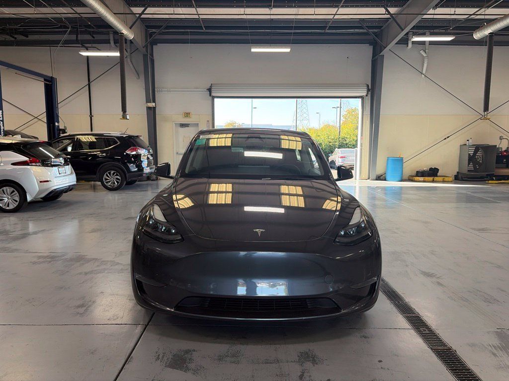 Used 2023 Tesla Model Y 2WD image 2