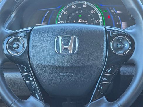 Used 2015 Honda Accord Touring image 19