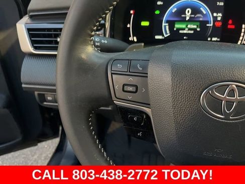 Used 2025 Toyota Camry SE image 19