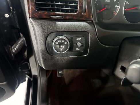 Used 2014 Chevrolet Impala LT w/ LT Sunroof Package FWD image 30