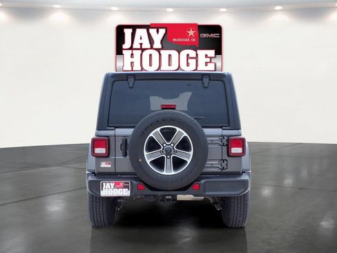 Used 2023 Jeep Wrangler Unlimited Sahara AWD/4WD image 5