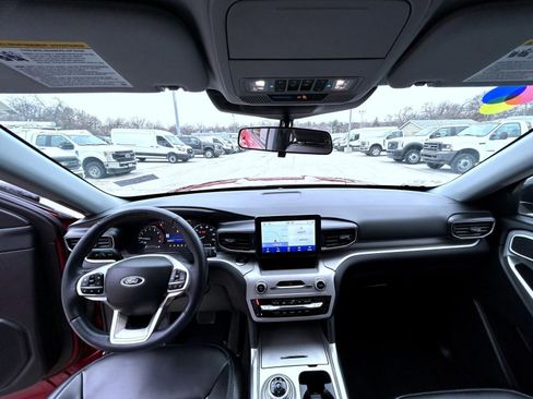 Used 2023 Ford Explorer XLT w/ Equipment Group 202A image 12