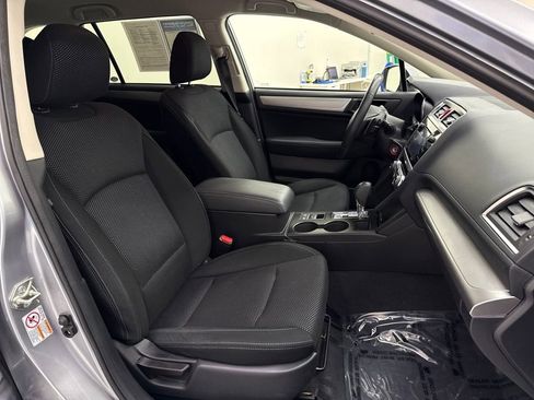 Used 2017 Subaru Outback 2.5i Premium image 20