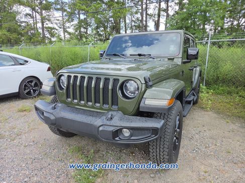 Used 2023 Jeep Wrangler Unlimited Sahara AWD/4WD image 2