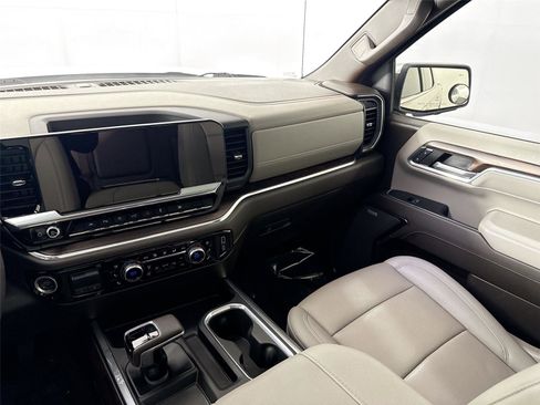 Used 2024 GMC Sierra 1500 SLT w/ SLT Premium Plus Package image 33